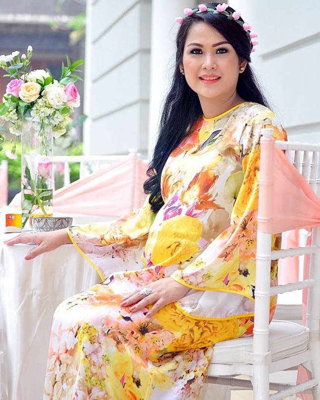 dewi sri istri ahmad albar