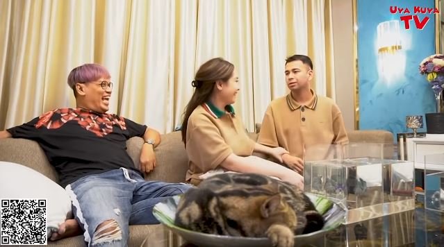 raffi ngamuk dnegar gigi dekat dengan pria lain