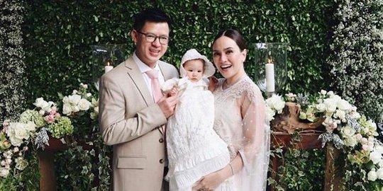 7 Momen Anak Shandy Aulia Saat Dibaptis, Penuh Haru Bahagia