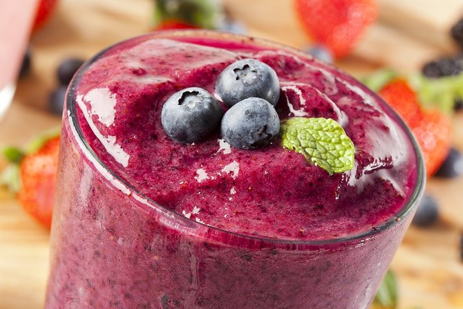 ilustrasi blueberry yoghurt smoothie