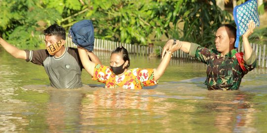 Korban Banjir Bandang Kulawi Sigi Sulteng Menanti Uluran Bantuan