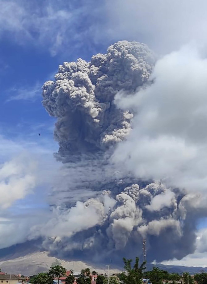 erupsi gunung sinabung
