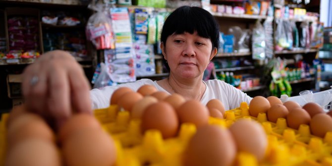 Selalu Ada Cerita di Warung Tetangga, Mana yang Sering Mengisi Masa Kecilmu?