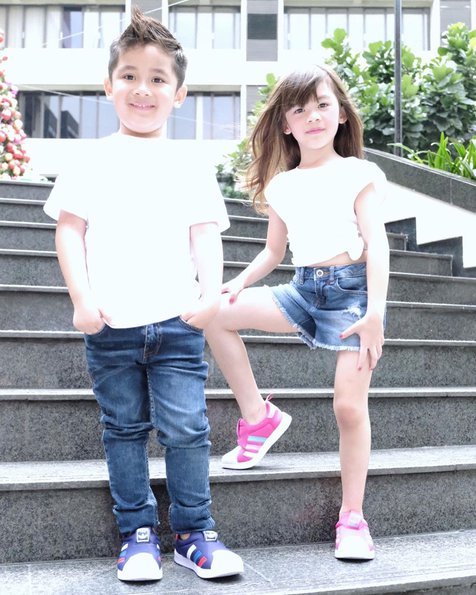 anak kembar jonathan frizzy