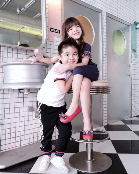 anak kembar jonathan frizzy
