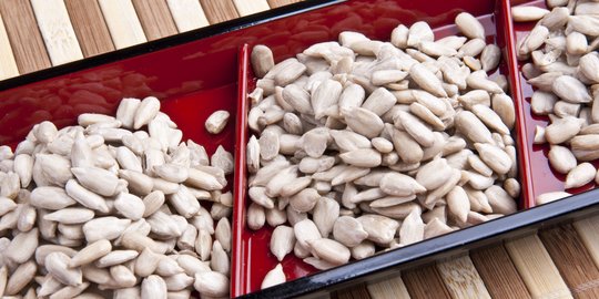 3 Manfaat Biji Bunga Matahari Untuk Menurunkan Berat Badan Kurangi Makan Berlebih Merdeka Com 3 Manfaat Biji Bunga Matahari Untuk Menurunkan Berat Badan Kurangi Makan Berlebih Merdeka Com