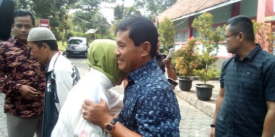 KPK Tahan Eks Bupati Bogor Rachmat Yasin