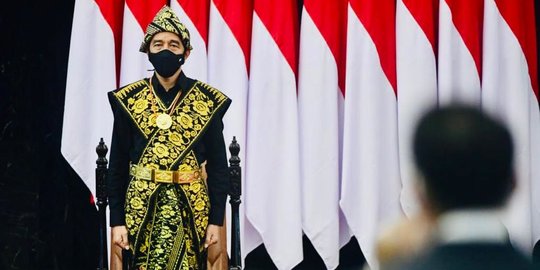 Penampilan Jokowi Pakai Baju Adat NTT Hadiri Sidang Tahunan MPR RI