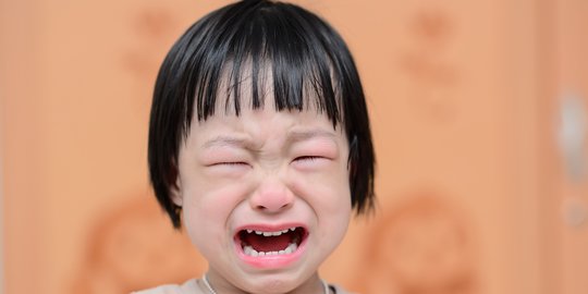 Anak Merasa Kesakitan di Kaki dan Tangan Secara Mendadak? Mungkin Ini Sebabnya