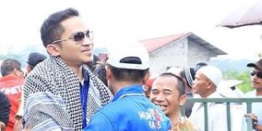 Mumtaz Rais Bersama Pimpinan Komisi III DPR di Pesawat, Siapa Dia?