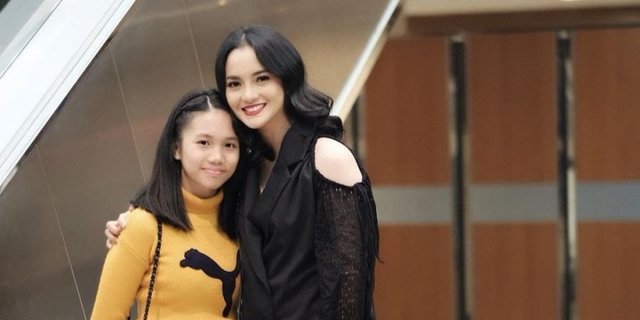 Bak Kakak Adik, 6 Seleb Ini Kerap Tampil Kompak dengan Ibunda