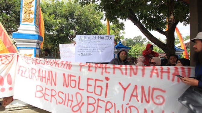pejabat desa jual data ktp warga