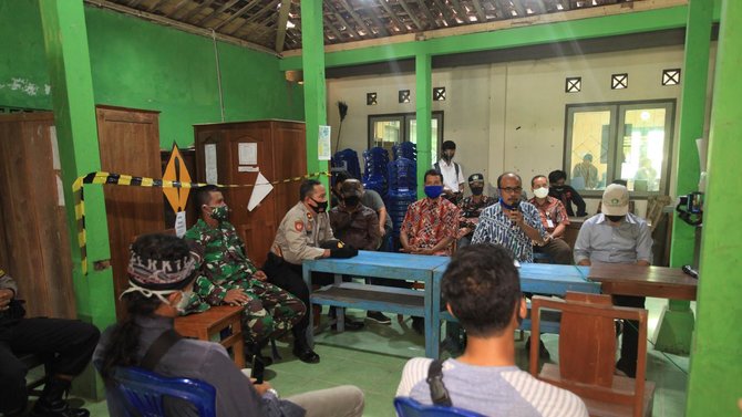 pejabat desa jual data ktp warga