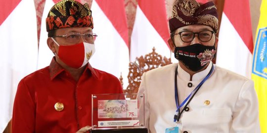 Gubernur Koster Apresiasi Kain Grinsing Bali pada Uang Kertas Baru Rp75.000 | merdeka.com - Merdeka.com