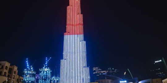 HUT RI ke-75, Merah Putih 'Selimuti' Burj Khalifa Dubai Pukul 23.45 WIB