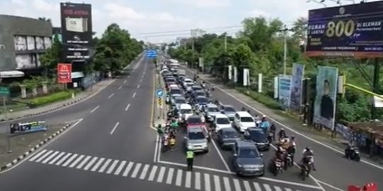 Unik, Ini 5 Potret Para Pengendara di Jogja Memperingati Detik-detik Proklamasi