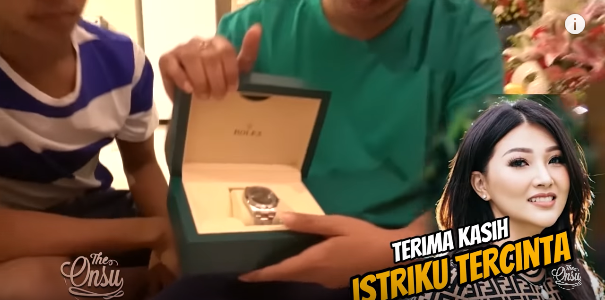 potret jam tangan ratusan juta ruben onsu dari sarwendah