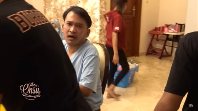 mobil mewah ruben ketabrak