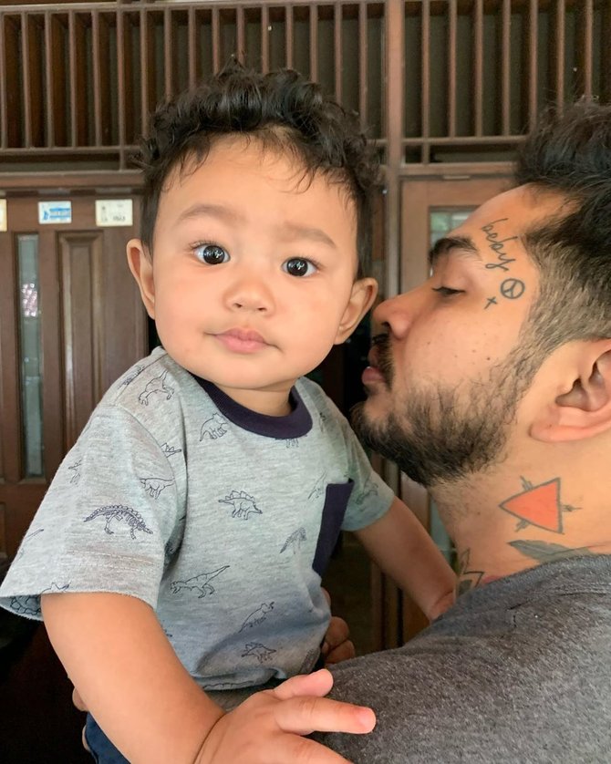 Ogah Ganti Popok Anak, Intip 4 Kedekatan Onadio Leonardo dengan Juan