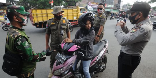 Razia Masker di Depok yang Kembali Zona Merah Covid-19