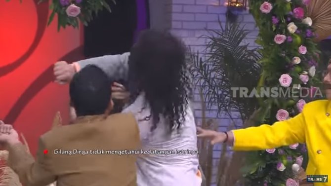 denny cagur dan istri gilang dirga