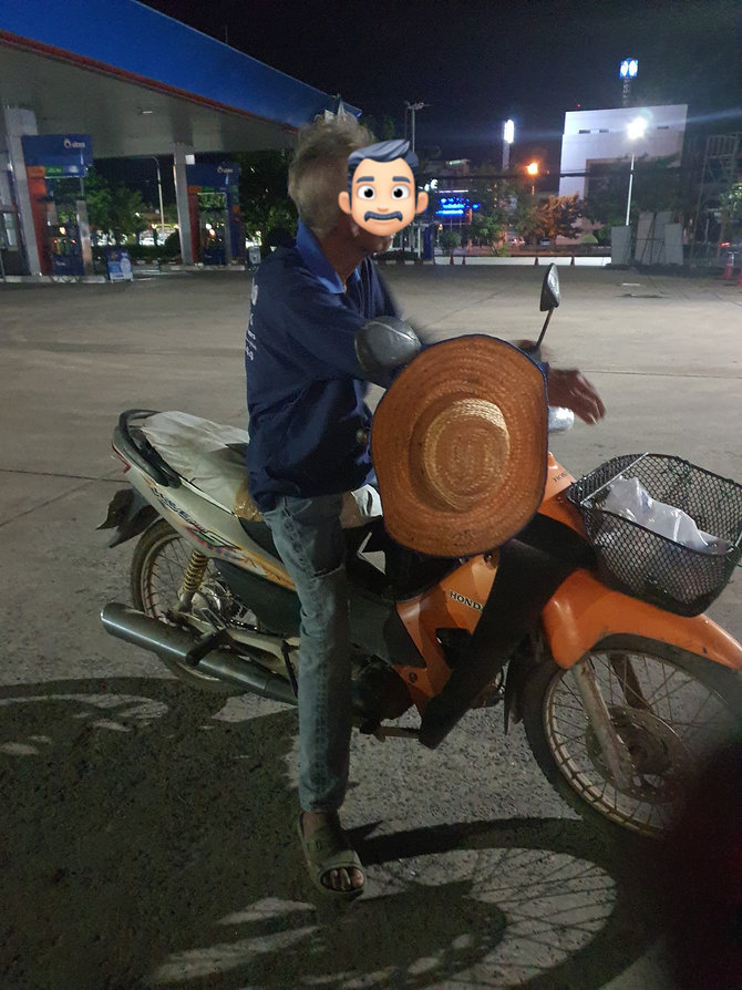 kisah haru kakek rela tempuh jarak