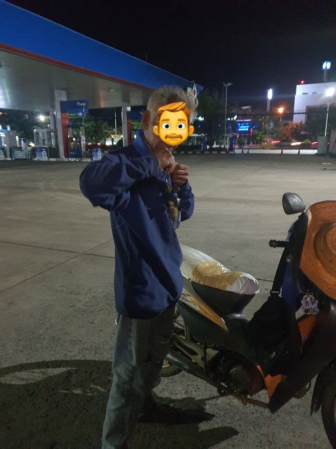 kisah haru kakek rela tempuh jarak
