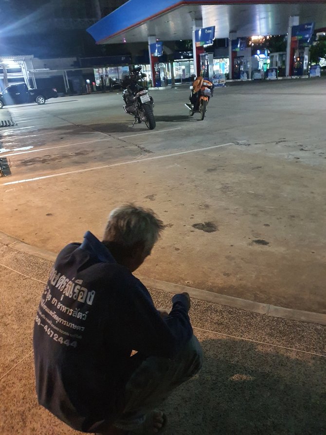 kisah haru kakek rela tempuh jarak