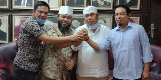 Silaturahmi, Helmi Hasan dan Agusrin Saling Sanjung Prestasi di Bengkulu