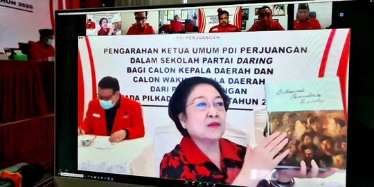 Megawati Minta Cakada PDIP Baca Buku 'Di Bawah Bendera Revolusi' hingga 'Sarinah'