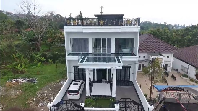 villa kartika putri dan habib usman