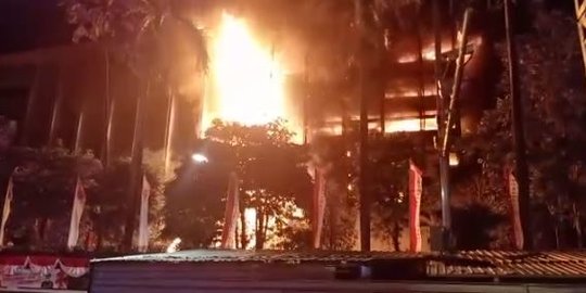 Gedung Kejaksaan Agung Terbakar, 22 Unit Damkar Diturunkan