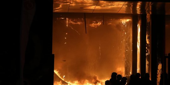 Pemadaman Kebakaran di Kejaksaan Agung Masih Berlangsung, Sudah 31 Damkar Dikerahkan