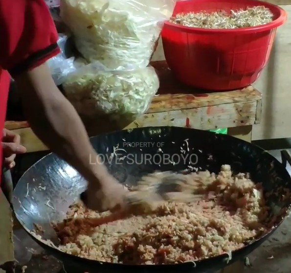 warung nasgor mak dan nasi goreng jawa ala abah dani kuliner murah di surabaya