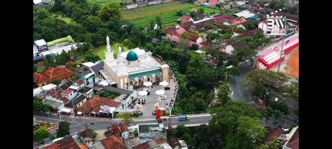 potret masjid mewah ovi dian