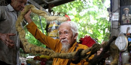 Takut Mati, Kakek di Vietnam Ini Tak Berani Potong Rambut Selama 80 Tahun