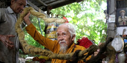 Kakek Asal Vietnam ini Tak Potong Rambut Selama 80 Tahun