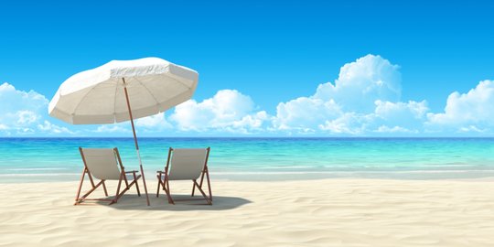 menteri prancis bela perempuan berjemur telanjang dada di pantai