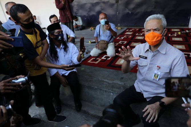 gubernur jawa tengah ganjar pranowo bertemu petani tembakau temanggung