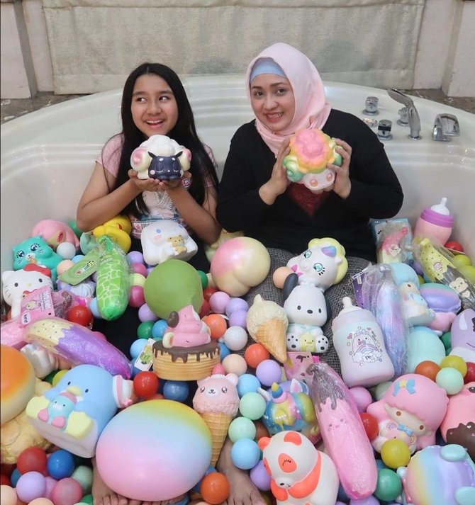 gadis 13 tahun ini sukses jadi pengusaha slime raup omzet puluhan juta per bulan