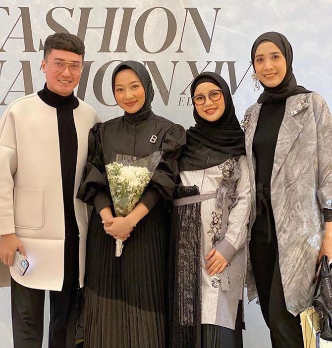 8 seleb ini unggah momen kenangan