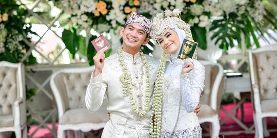 Begini Penjelasan Rizky DA Soal Hapus Foto Pernikahan di Instagram