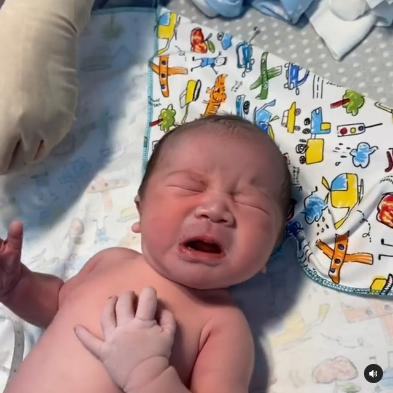 citra kirana melahirkan anak laki laki