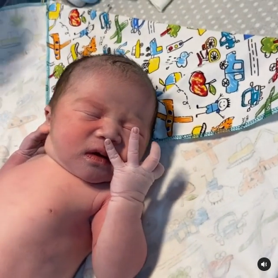 citra kirana melahirkan anak laki laki