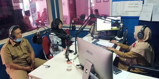 Forum Guru Ini Pakai Radio Buat Tangani Kendala Internet Saat Pembelajaran Jarak Jauh