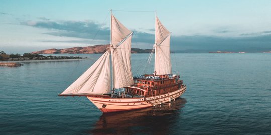 Jelajahi Pulau Komodo dan Raja Ampat Dengan Kapal Pinisi Mewah The Maj Oceanic