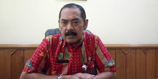 Pemkot Solo Bagikan 1.500 Smartphone Untuk Siswa Kurang Mampu