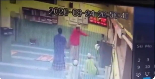 viral jamaah masjid pukul jamaah lain