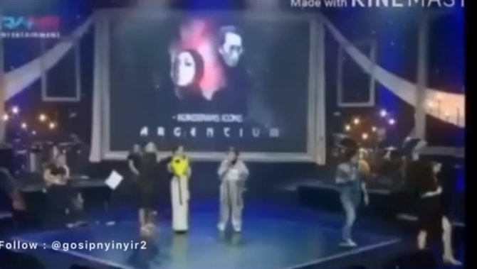 nagita slavina turun dari panggung