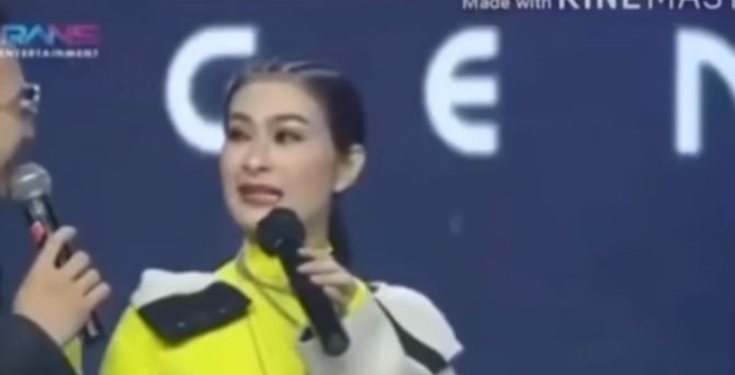 nagita slavina turun dari panggung